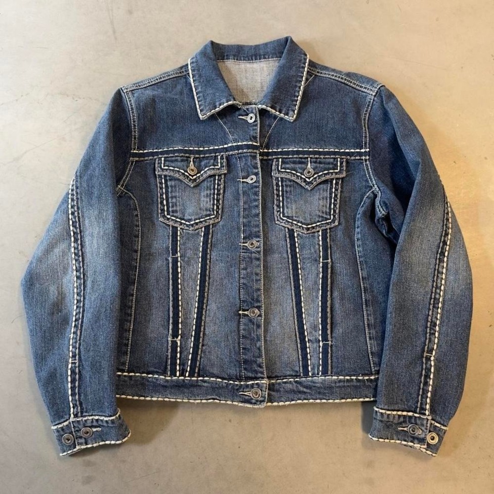 Vintage Y2K rock revival style women's denim trucker jacket